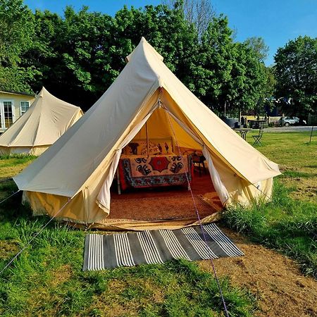 Secret Garden Glamping African Themed Tent Newark upon Trent Buitenkant foto