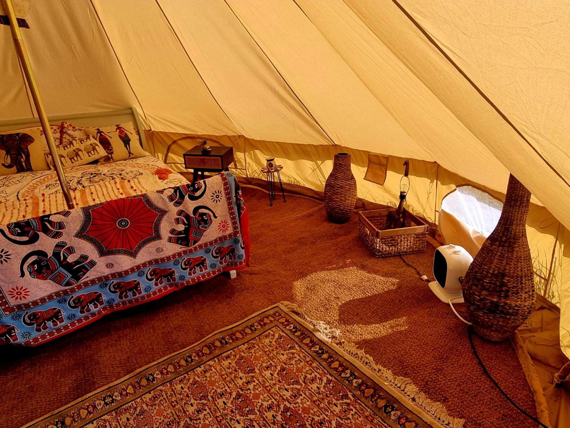 Secret Garden Glamping African Themed Tent Newark upon Trent Buitenkant foto