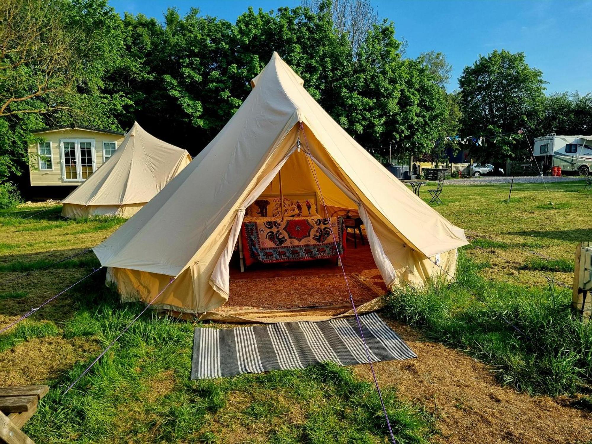 Secret Garden Glamping African Themed Tent Newark upon Trent Buitenkant foto