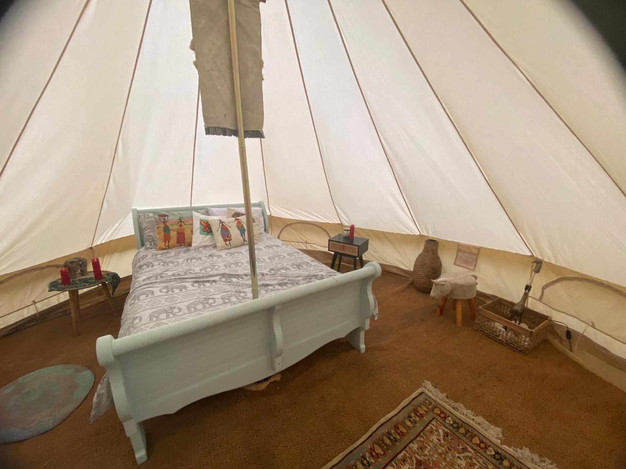 Secret Garden Glamping African Themed Tent Newark upon Trent Buitenkant foto